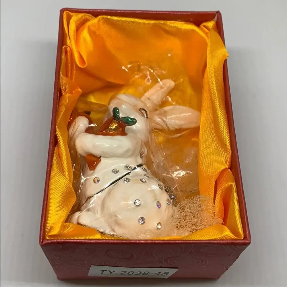 Rabbit 🐰 secret container
